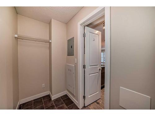 1113-625 Glenbow Drive, Cochrane, AB - Indoor Photo Showing Other Room