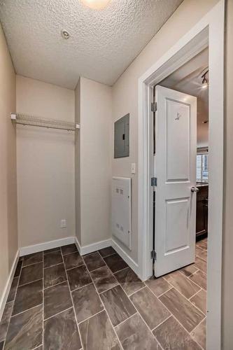 1113-625 Glenbow Drive, Cochrane, AB - Indoor Photo Showing Other Room