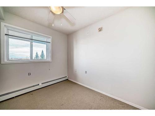 334-5000 Somervale Court Sw, Calgary, AB - Indoor Photo Showing Bedroom