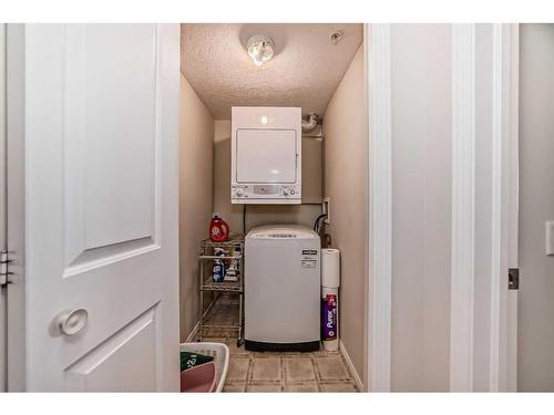 334-5000 Somervale Court Sw, Calgary, AB - Indoor Photo Showing Laundry Room