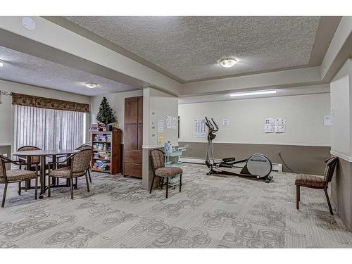 334-5000 Somervale Court Sw, Calgary, AB - Indoor Photo Showing Other Room