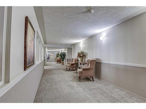 334-5000 Somervale Court Sw, Calgary, AB - Indoor Photo Showing Other Room