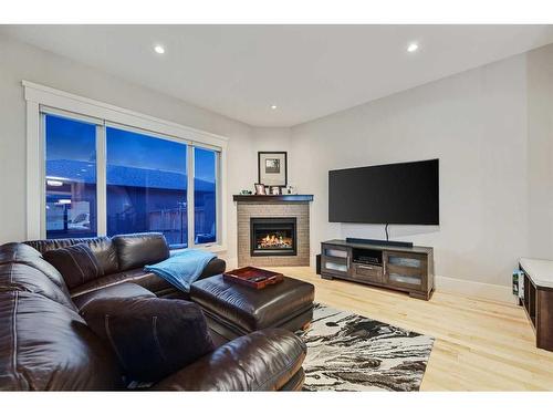 1611 19 Avenue Nw, Calgary, AB - Indoor Photo Showing Living Room With Fireplace