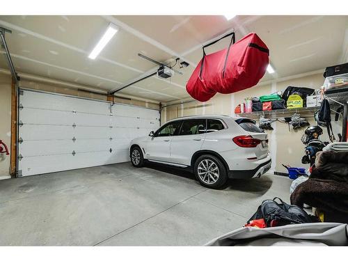 1611 19 Avenue Nw, Calgary, AB - Indoor Photo Showing Garage