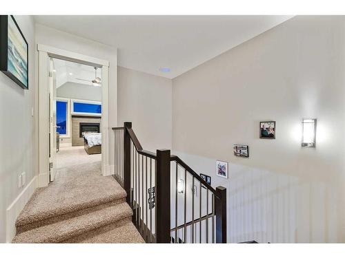 1611 19 Avenue Nw, Calgary, AB - Indoor Photo Showing Other Room