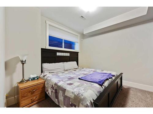 1611 19 Avenue Nw, Calgary, AB - Indoor Photo Showing Bedroom