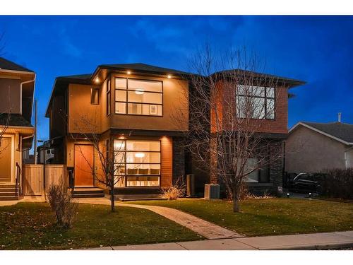 1611 19 Avenue Nw, Calgary, AB - Outdoor