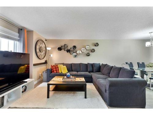 115 Fireside Parkway, Cochrane, AB - Indoor Photo Showing Living Room