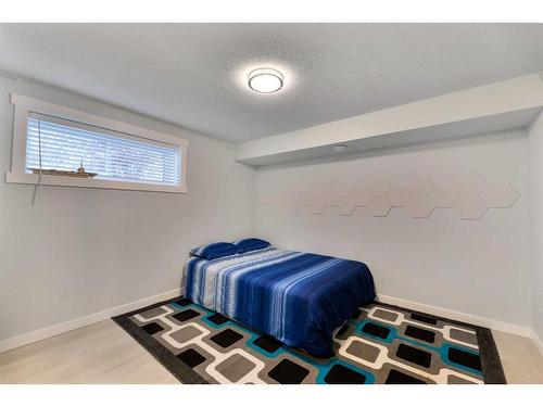 115 Fireside Parkway, Cochrane, AB - Indoor Photo Showing Bedroom