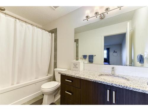 92 Walden Lane Se, Calgary, AB - Indoor Photo Showing Bathroom