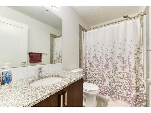 92 Walden Lane Se, Calgary, AB - Indoor Photo Showing Bathroom