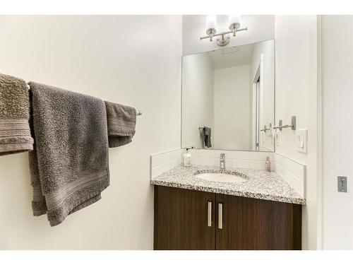 92 Walden Lane Se, Calgary, AB - Indoor Photo Showing Bathroom