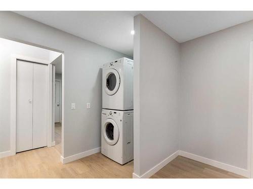 3229 Dover Road Se, Calgary, AB - Indoor Photo Showing Laundry Room