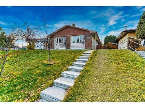 3229 Dover Road Se, Calgary, AB - Outdoor