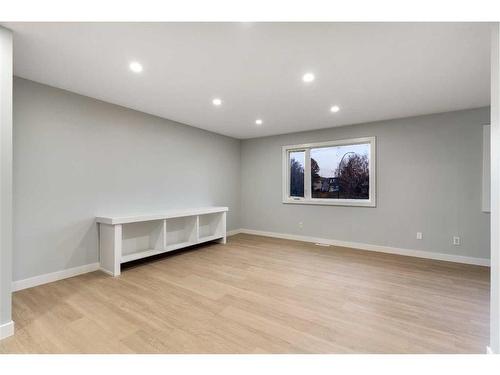 3229 Dover Road Se, Calgary, AB - Indoor Photo Showing Other Room