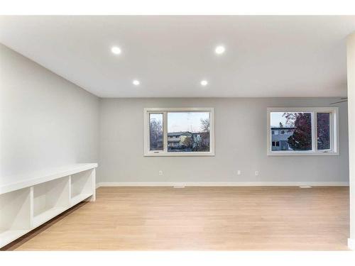 3229 Dover Road Se, Calgary, AB - Indoor Photo Showing Other Room