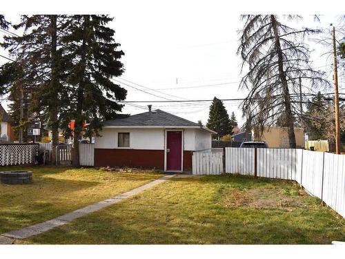 4107 Centre Street Nw, Calgary, AB - Outdoor