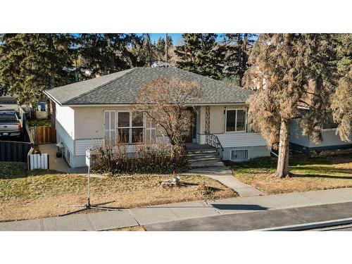 4107 Centre Street Nw, Calgary, AB - Outdoor With Facade