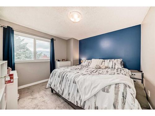 46-6020 Temple Drive Ne, Calgary, AB - Indoor Photo Showing Bedroom