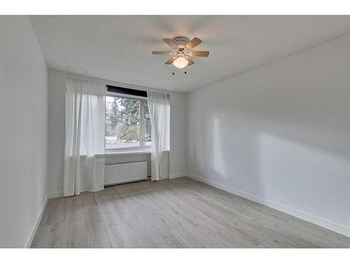 107-3316 Rideau Place Sw, Calgary, AB - Indoor Photo Showing Other Room