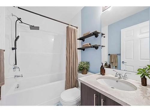 1314-298 Sage Meadows Park Nw, Calgary, AB - Indoor Photo Showing Bathroom