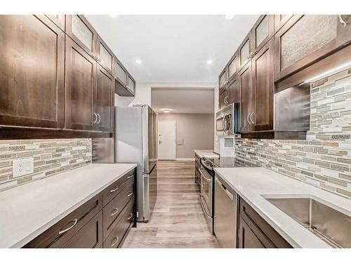 202-3316 Rideau Place Sw, Calgary, AB - Indoor Photo Showing Kitchen