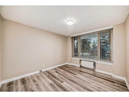 202-3316 Rideau Place Sw, Calgary, AB - Indoor Photo Showing Other Room