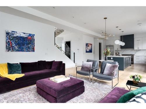 511 Salem Avenue Sw, Calgary, AB - Indoor Photo Showing Living Room