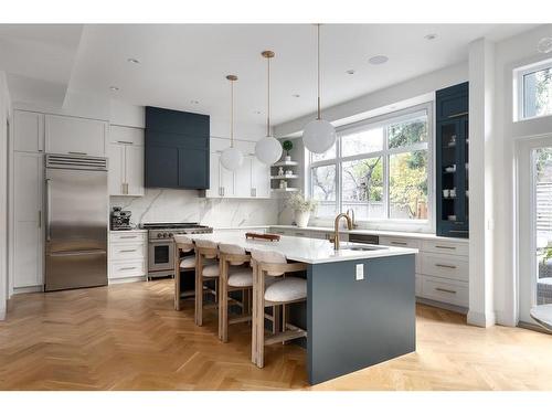 511 Salem Avenue Sw, Calgary, AB - Indoor Photo Showing Kitchen With Upgraded Kitchen