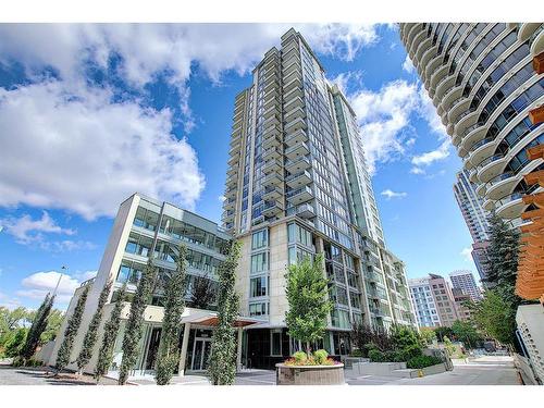 1606-1025 5Ave Sw, Calgary, AB - Outdoor With Balcony With Facade