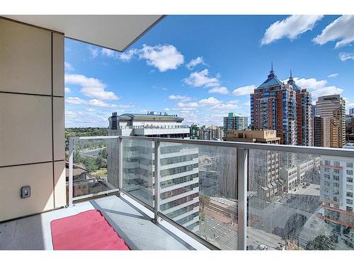 1606-1025 5Ave Sw, Calgary, AB - Outdoor With Balcony