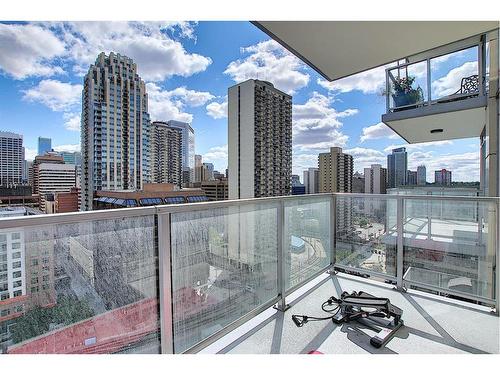 1606-1025 5Ave Sw, Calgary, AB - Outdoor With Balcony