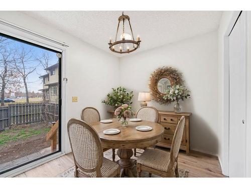 16-380 Bermuda Drive Nw, Calgary, AB - Indoor Photo Showing Dining Room