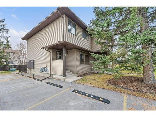 16-380 Bermuda Drive Nw, Calgary, AB - Outdoor