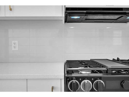 258 Chelsea Place Place, Chestermere, AB - Indoor Photo Showing Kitchen