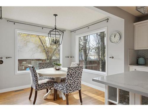 52 Westpoint Gardens Sw, Calgary, AB - Indoor Photo Showing Dining Room