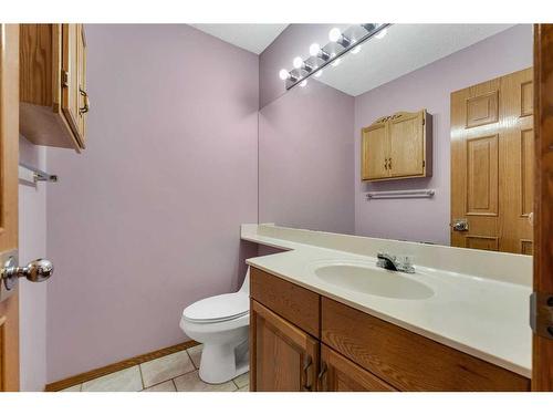 281 Westchester Green, Chestermere, AB - Indoor Photo Showing Bathroom