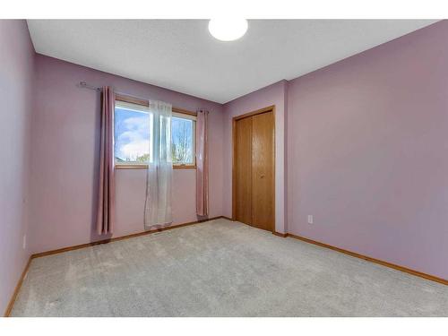 281 Westchester Green, Chestermere, AB - Indoor Photo Showing Other Room