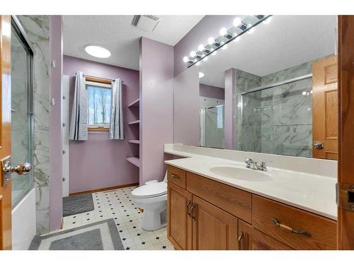 281 Westchester Green, Chestermere, AB - Indoor Photo Showing Bathroom