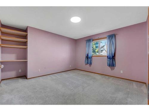 281 Westchester Green, Chestermere, AB - Indoor Photo Showing Other Room