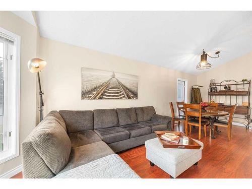 40 River Rock Circle Se, Calgary, AB - Indoor Photo Showing Living Room