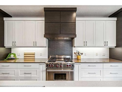 437 Evergreen Circle Sw, Calgary, AB - Indoor Photo Showing Kitchen