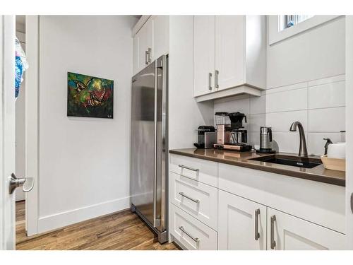 437 Evergreen Circle Sw, Calgary, AB - Indoor Photo Showing Kitchen