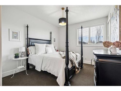 437 Evergreen Circle Sw, Calgary, AB - Indoor Photo Showing Bedroom