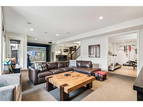 437 Evergreen Circle Sw, Calgary, AB - Indoor Photo Showing Living Room