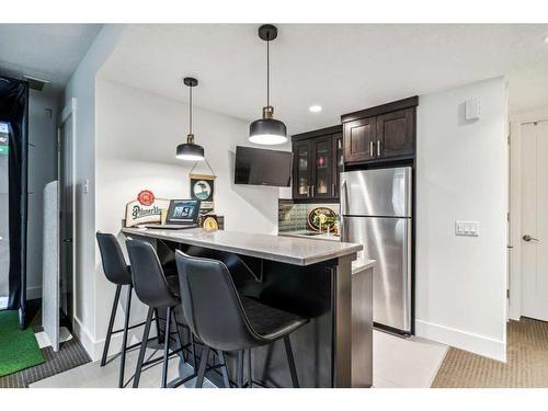 437 Evergreen Circle Sw, Calgary, AB - Indoor Photo Showing Kitchen