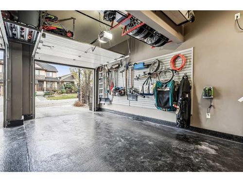 437 Evergreen Circle Sw, Calgary, AB - Indoor Photo Showing Garage