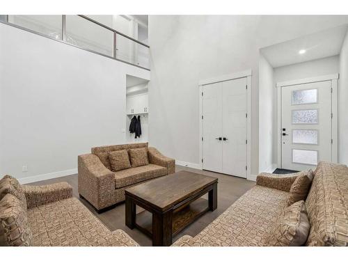 40 Waterford Terrace, Chestermere, AB - Indoor Photo Showing Living Room