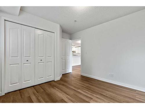 116-92 Saddletree Court Ne, Calgary, AB - Indoor Photo Showing Other Room