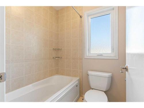 67 Inverness Gardens Se, Calgary, AB - Indoor Photo Showing Bathroom